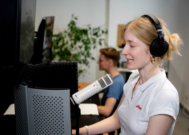 Videolution Video Editing Suite 2 Bonn